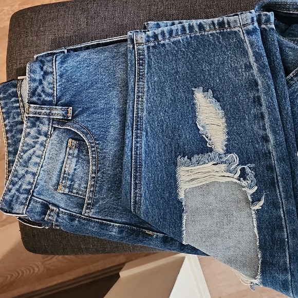 Fashion Nova high waisted distressed baggy jeans - Picture 1 of 4